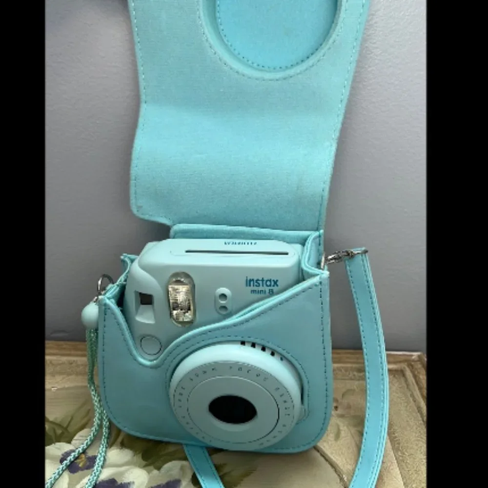 fuji instax mini 8 polaroid camera